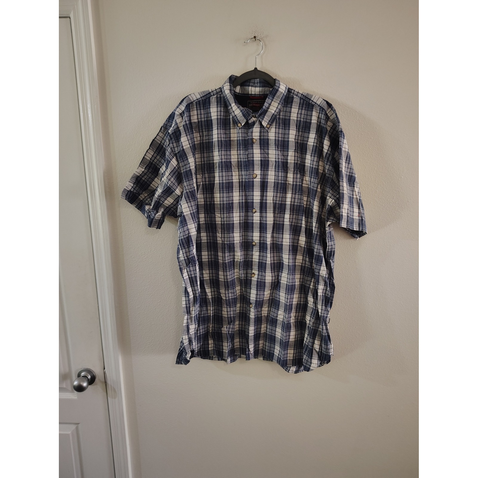 Wrangler Mens 2xl Blue White Plaid Wrinkle Resist Short Sleeve Button Down Shirt